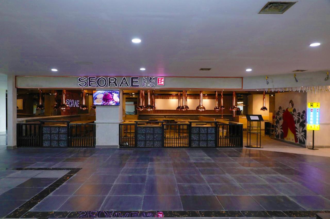 Heavenly Land Family Hotel Palembang Exterior foto
